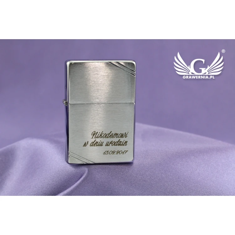 ZIPPO Vintage Brushed Chrome with Slashes Lighter - ZIP027