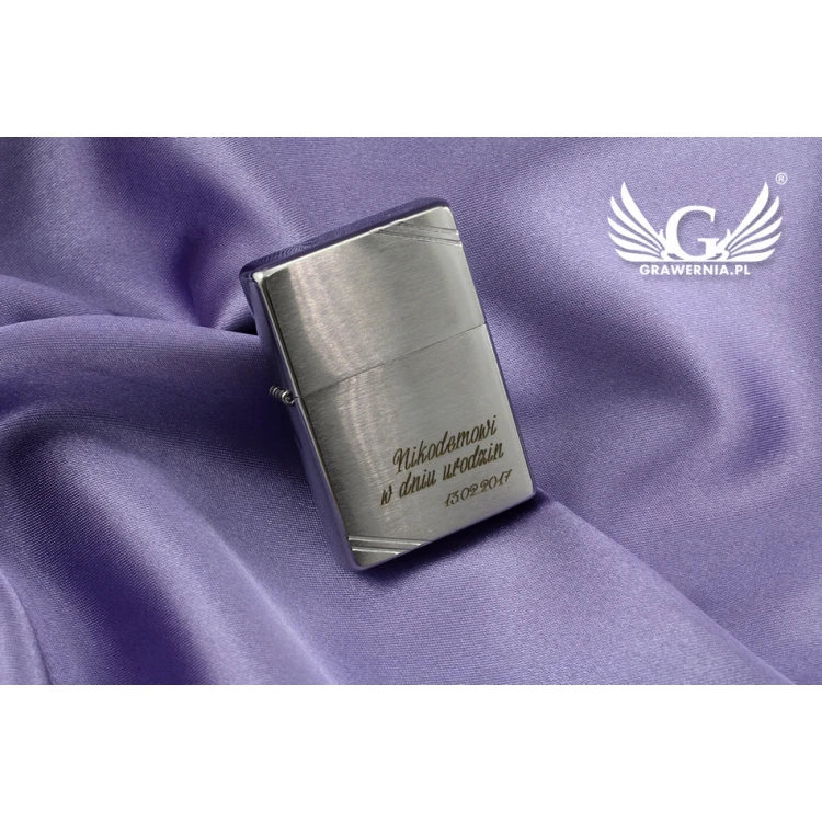 ZIPPO Vintage Brushed Chrome with Slashes Lighter - ZIP027