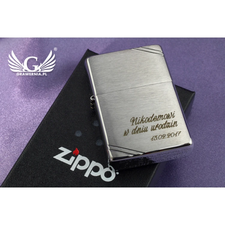 ZIPPO Vintage Brushed Chrome with Slashes Lighter - ZIP027