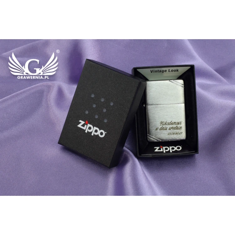 ZIPPO Vintage Brushed Chrome with Slashes Lighter - ZIP027