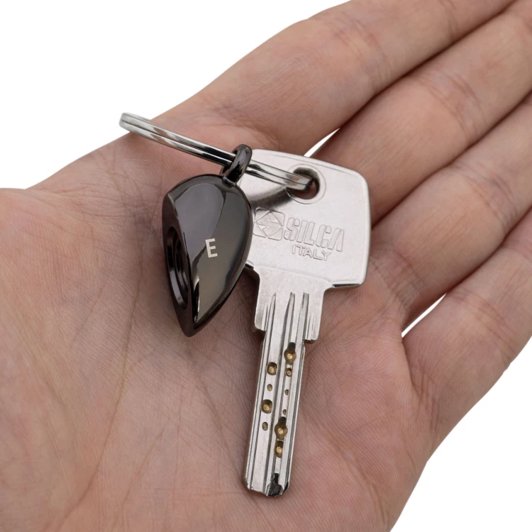 Pair of magnetic heart key rings for lovers with your engraving - Valentine's Day gift - BP218